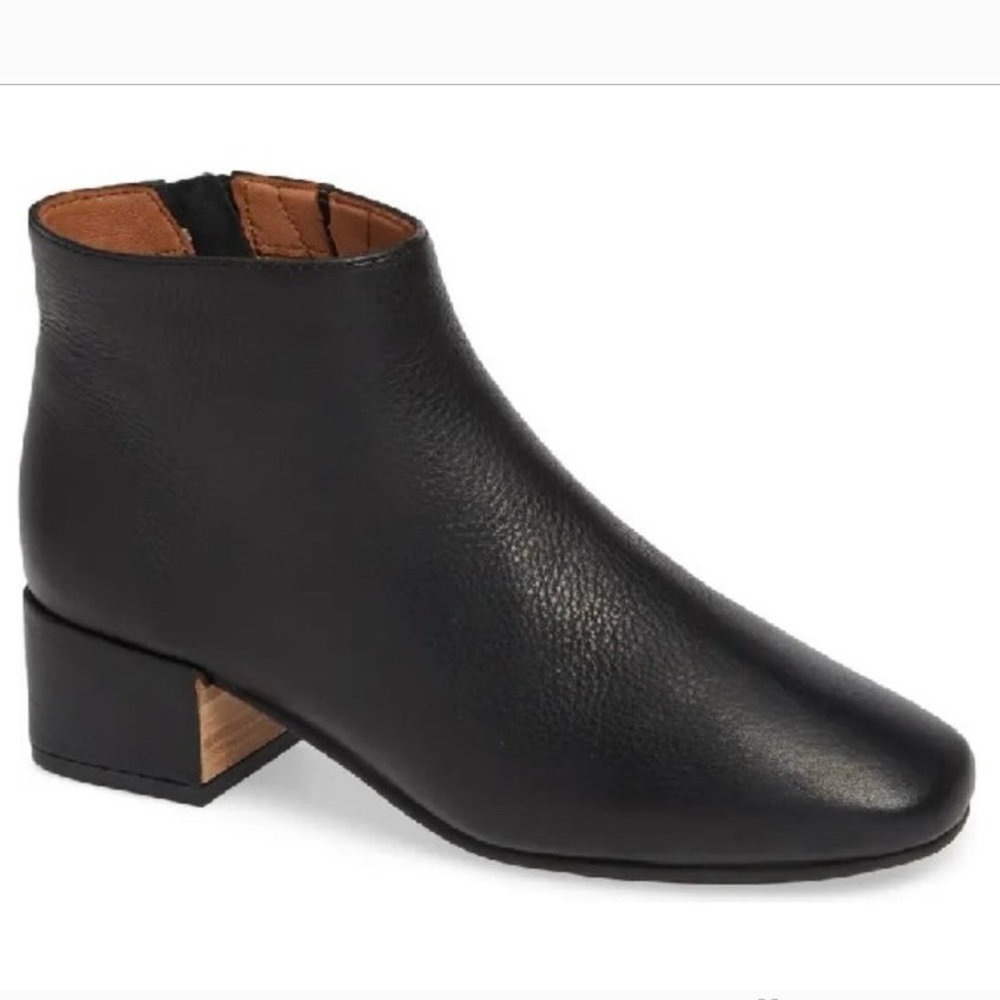 Gentle Souls by Kenneth Cole Ella bootie